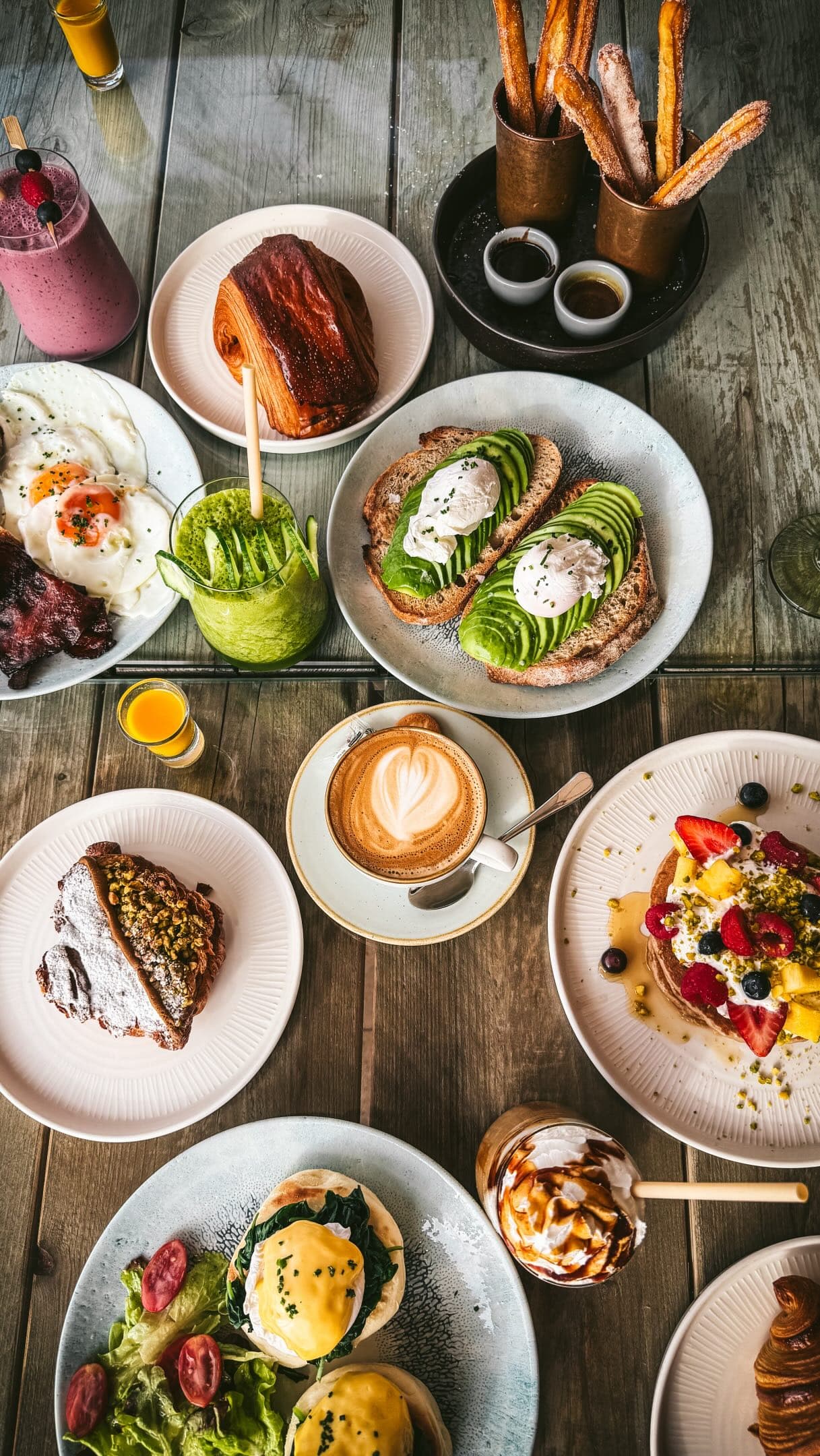 If you could only choose one, what would you grab first? 👇

🥞Pancakes
🥚 Florentine Benedict
🥑 Poached eggs & avocado sourdough
🥓 Fried eggs & bacon
🥐 Chocolate croissant 🥨 Churros
🥤 Smoothie or frappuccino

The hardest breakfast decision you’ll make today ✨